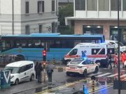 Donna investita da un autobus e trovata in arresto cardiaco