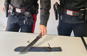 Due giovani clarensi fermati a Chiari con machete e hashish