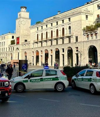 Fuga di gas in piazza Vittoria. Parcheggio chiuso e lavori in corso