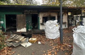 Iniziata la demolizione del chiosco di via Tartaglia