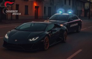 Lamborghini brucia l’alt e scappa: inseguimento da film