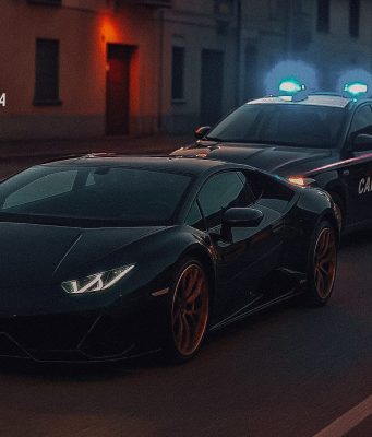 Lamborghini brucia l’alt e scappa: inseguimento da film