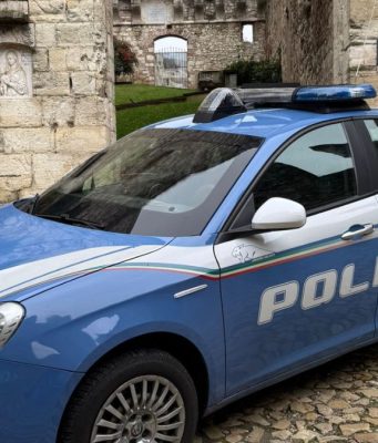 Ladro “maldestro” arrestato dopo un furto al Museo delle armi