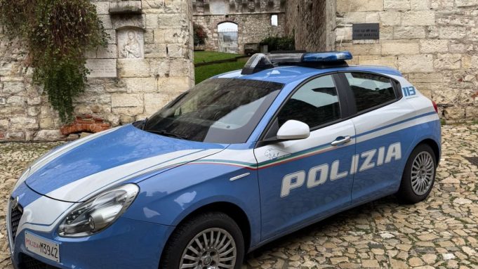 Ladro maldestro arrestato dopo un furto al Museo delle armi