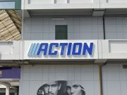 Minaccia e aggredisce la commessa dell’Action. Arrestato