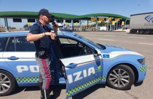 Documenti falsi sull’A21, due autotrasportatori serbi nei guai