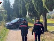 Donna legata per strada dopo un sequestro. Due arresti