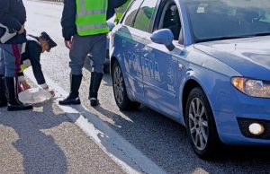 Sirmione, investe un pedone e fugge con l’auto rubata: denunciato