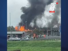 Divorato dalle fiamme il casello di Brescia Sud. I video