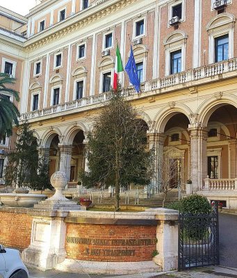 Ncc Italia: “Il ministero dei Trasporti porta avanti una guerra personale, lavorare insieme per il settore”