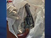 Arrestato 49enne per minacce e detenzione di armi e droga