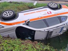 Automedica fuori strada a Orzinuovi: salvo il conducente