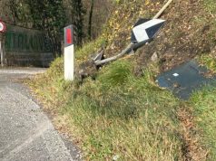 Barghe, abbatte i cartelli e scappa: la Locale trova il responsabile