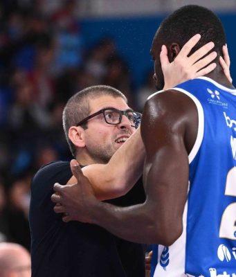 Brescia batte Milano: la Germani vince 98-92 e resta in vetta