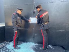 Spari nella notte contro il Just Me di Lonato, indagini in corso