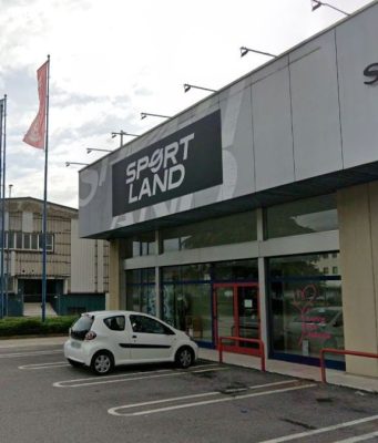 Forza la porta e tenta il furto allo Sportland: arrestato 28enne