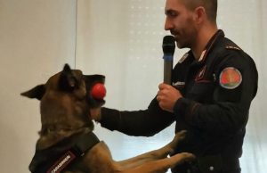 Gli studenti del Canossiano incontrano i Carabinieri Forestali e il cane Senna