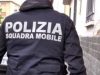 Perquisito per trovare un’arma clandestina, lo beccano con la cocaina