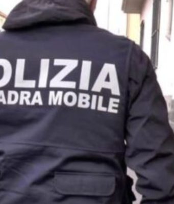 Perquisito per trovare un’arma clandestina, lo beccano con la cocaina
