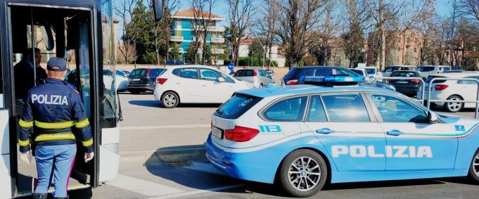 POLIZIA - CONTROLLORE AGGREDITO SUL PULMAN
