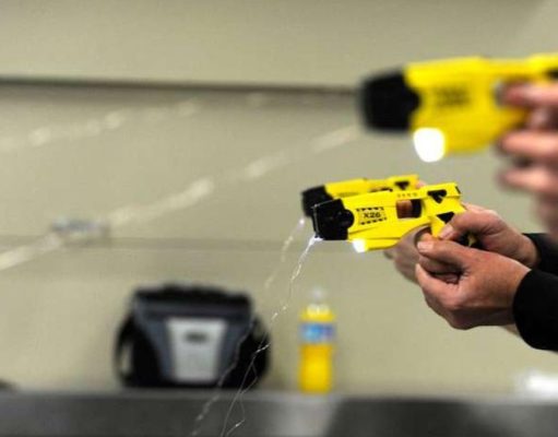 Taser, la Lega chiede chiarezza dopo le parole di Novelli a Èlive