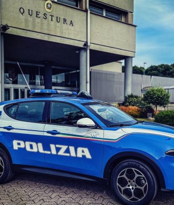 Rapinano 19enne alla fermata della metro, arrestati. Verranno espulsi