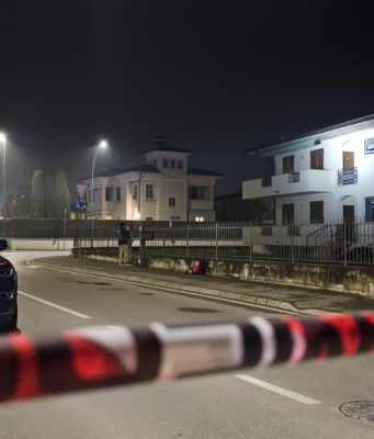 Travagliato, sei ore barricato in casa. Ora in ospedale