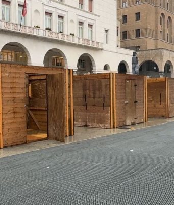 A Brescia prende forma il Villaggio di Natale: ecco le casette