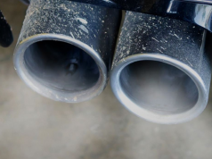 Auto, l’Ue rivede lo stop ai motori termici: emissioni al 90%