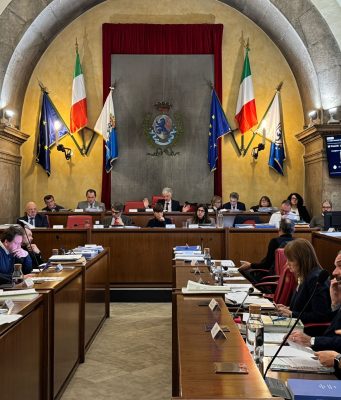 Loggia, l’ultimo Consiglio Comunale del 2025 in diretta su Elive