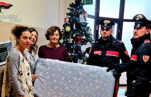 Furto all’asilo, spariti materassi e coperte: denunciati due minorenni