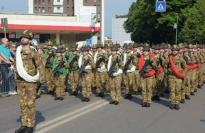 Patto Pd-FdI: la Regione finanzierà l’adunata degli alpini a Brescia