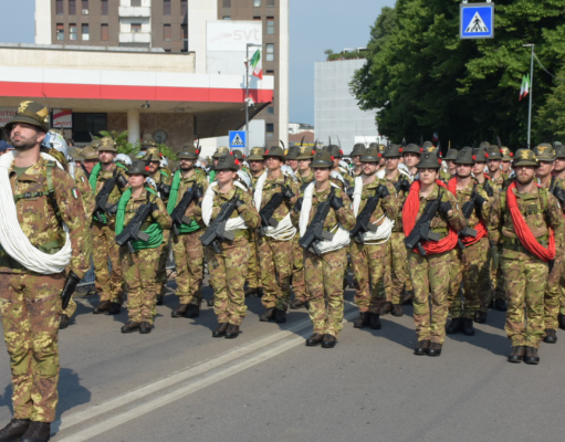 Patto Pd-FdI: la Regione finanzierà l’adunata degli alpini a Brescia