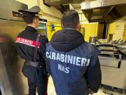 Pizzeria chiusa a Brescia: irregolarità igieniche e alimentari