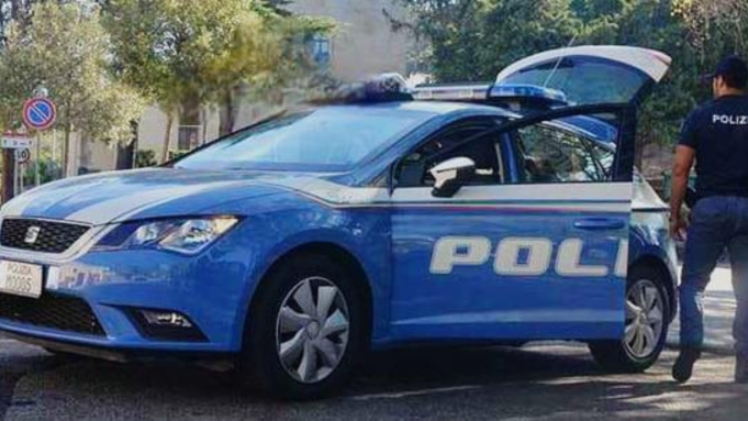 Rapina al supermercato, caccia all’uomo in strada a Santa Eufemia