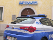 Rapina all’Esselunga di via della Volta: minaccia il direttore e fugge