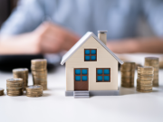 Stretta sugli affitti brevi: più tasse e burocrazia per chi ha più case