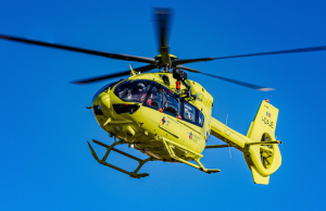 Turista cade da cavallo, elitrasportata d’urgenza al Civile