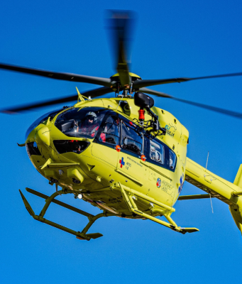 Turista cade da cavallo, elitrasportata d’urgenza al Civile