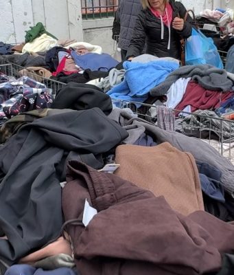 Il “regolamento” ignorato: le vendite a mucchio sono ancora lì