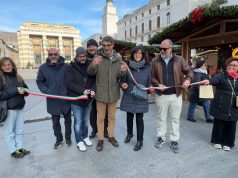 Taglio del nastro per il Villaggio di Natale. Entusiasti i visitatori