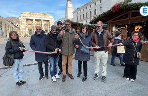 Taglio del nastro per il Villaggio di Natale. Entusiasti i visitatori