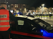 Barista rimprovera un 14enne, in tre lo picchiano a calci e pugni