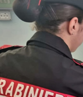 Donna in barella derubata al pronto soccorso: arrestato