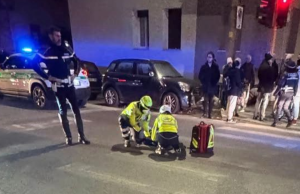 Donna investita sulle strisce pedonali: individuata la responsabile