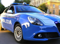 Fuggono al controllo: fermati con droga e documenti irregolari