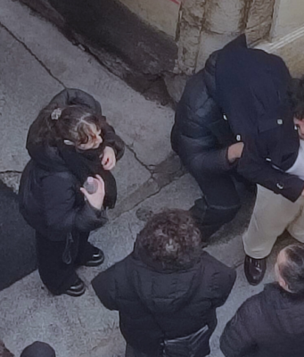 Francesco Renga in centro a Brescia: riprese tra le vie della città