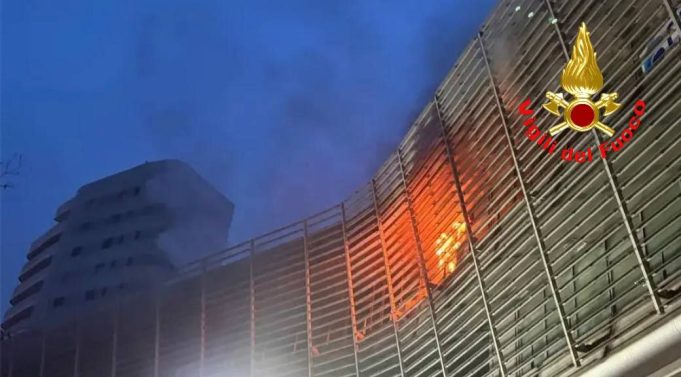 INCENDIO FUTURA VIGILI DEL FUOCO 1