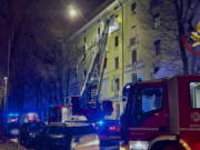 Incendio in via Schiavrdi: evacuate 13 persone, grave una donna