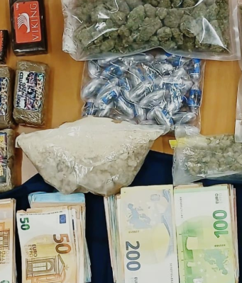 Oltre 2 chili di droga e 31mila euro in casa: arrestati pusher bresciani